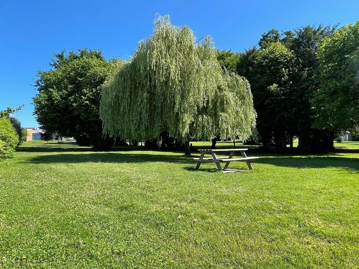 L'Oree Du Parc Retiers Guest house